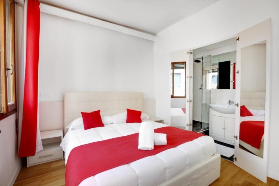 Fenix La Boheme Apartment Венеция Екстериор снимка