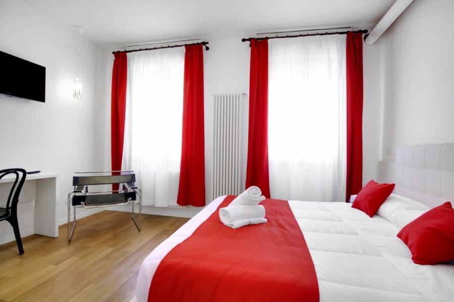 Fenix La Boheme Apartment Венеция Екстериор снимка
