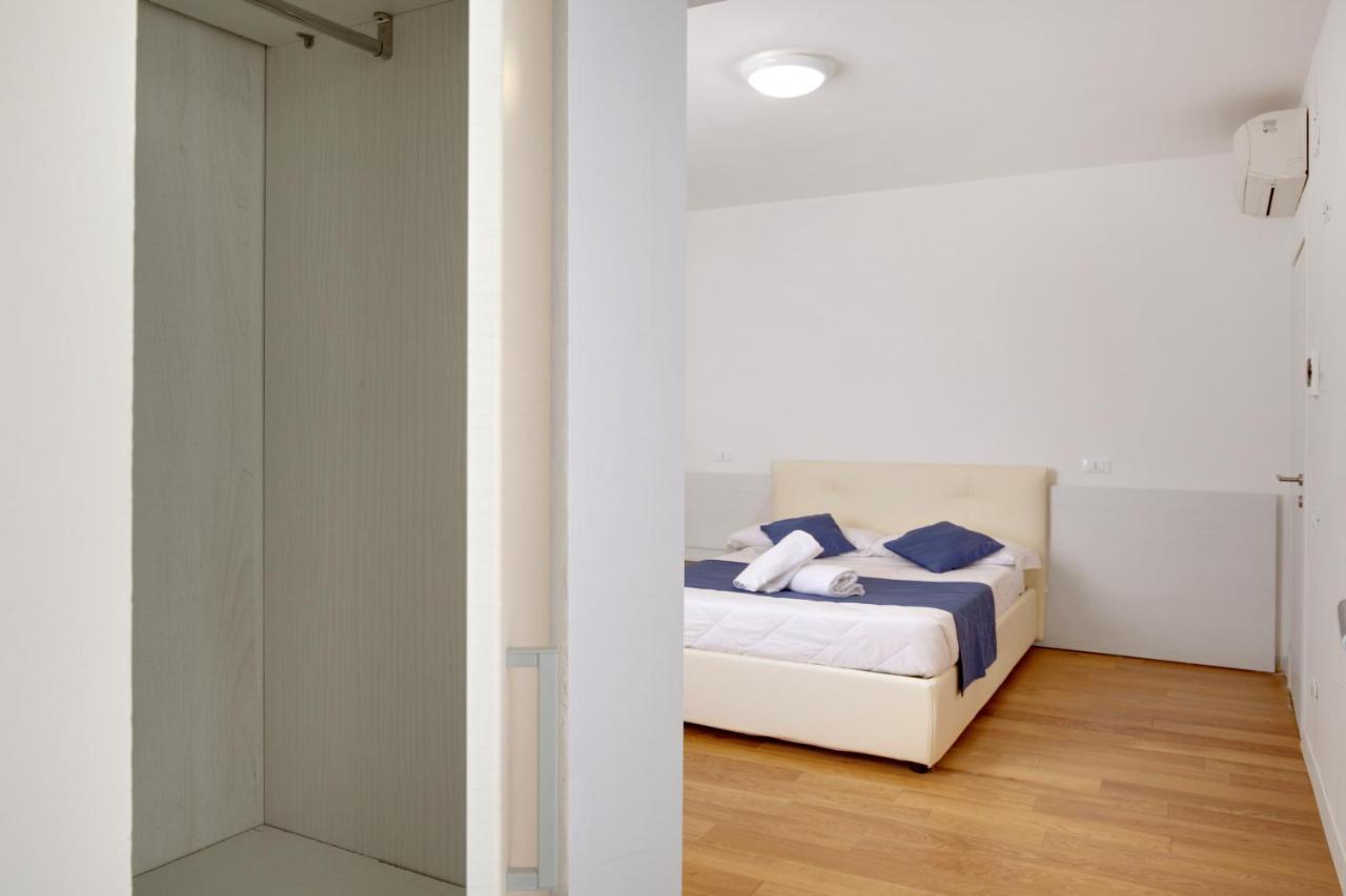 Fenix La Boheme Apartment Венеция Екстериор снимка